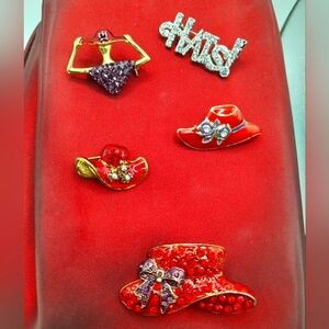 5 Pins! 4 Red and Purple Red Hat Society pins & one crystal pin that spe…